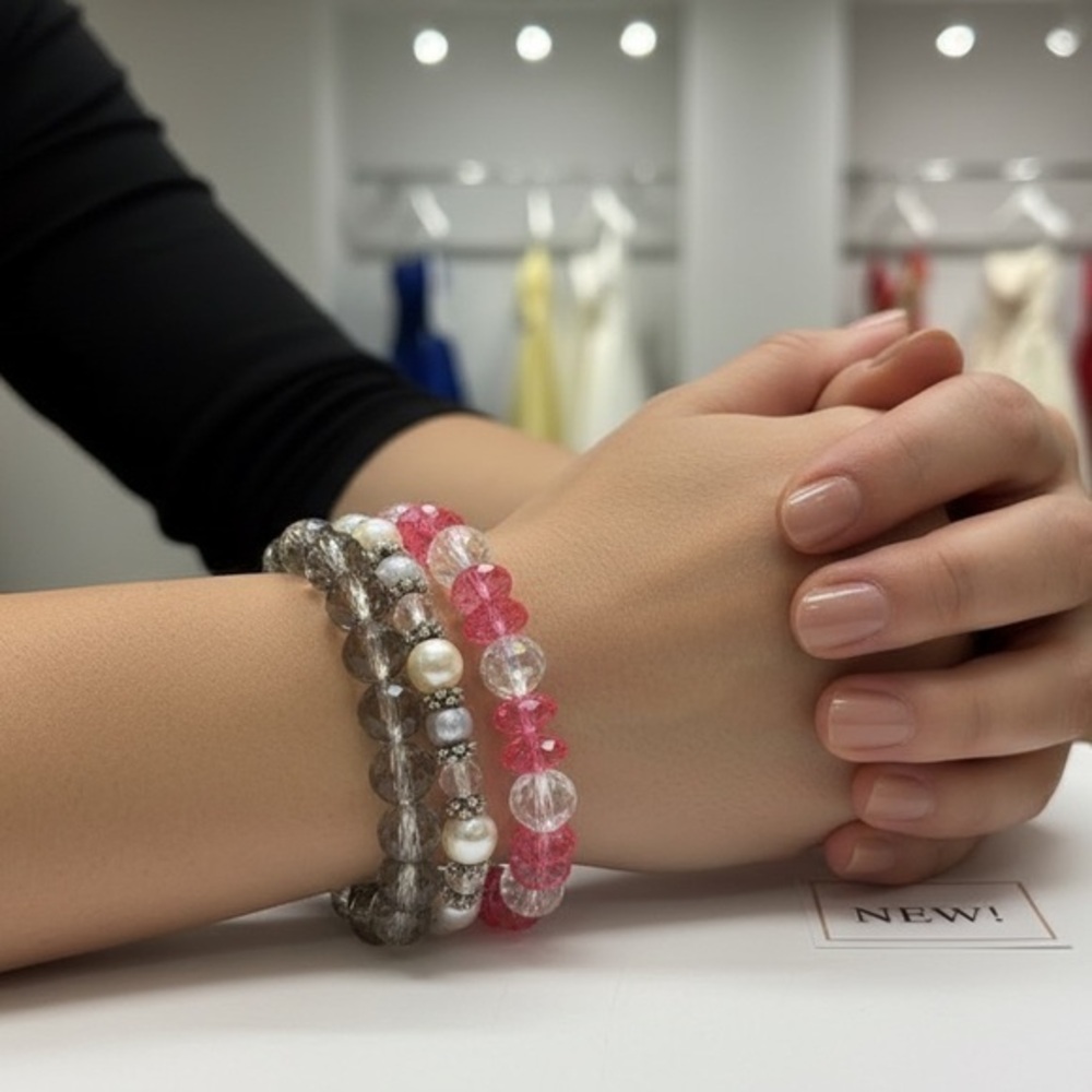 Set of 3 crystal multicolor /freshwater pearl w/silver spacer stretch bracelets.